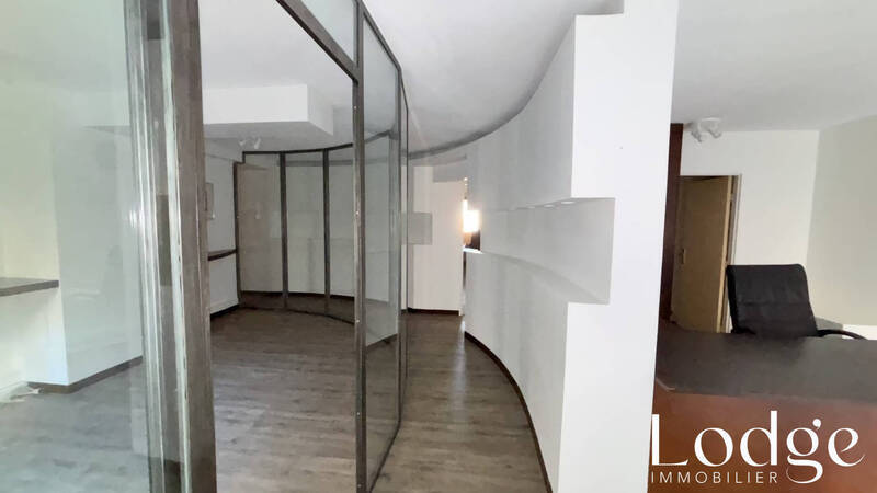 Location local 140 m² à Aix-en-Provence 13090 2 550 €