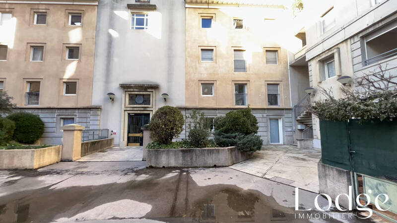 Location local 140 m² à Aix-en-Provence 13090 2 550 €