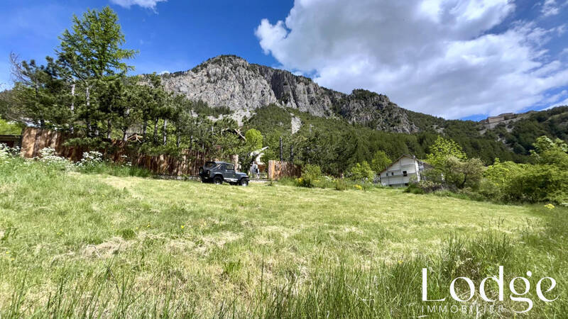 Vente terrain 400 m² à Briançon 05100