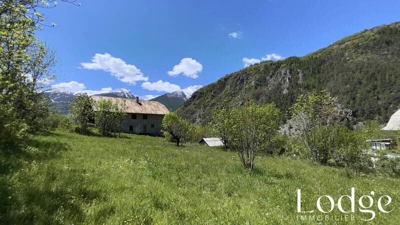 Vente terrain 697 m² à Pelvoux 05340