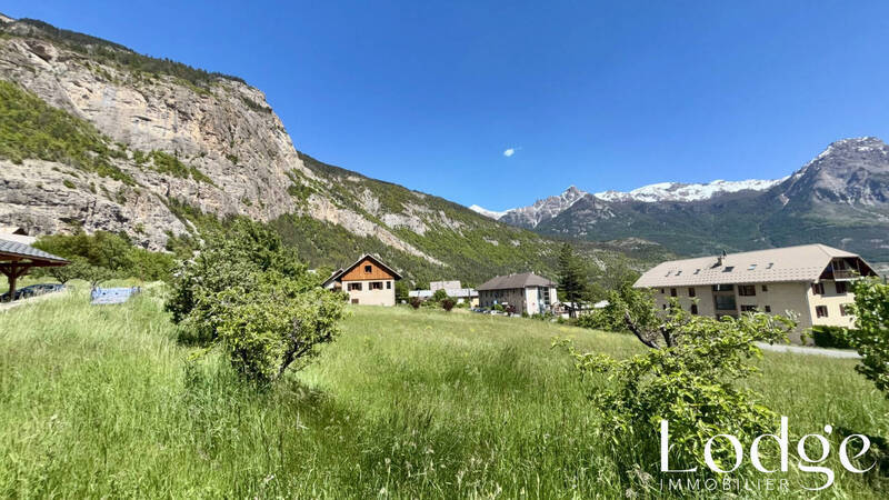 Vente terrain 2727 m² à Pelvoux 05340