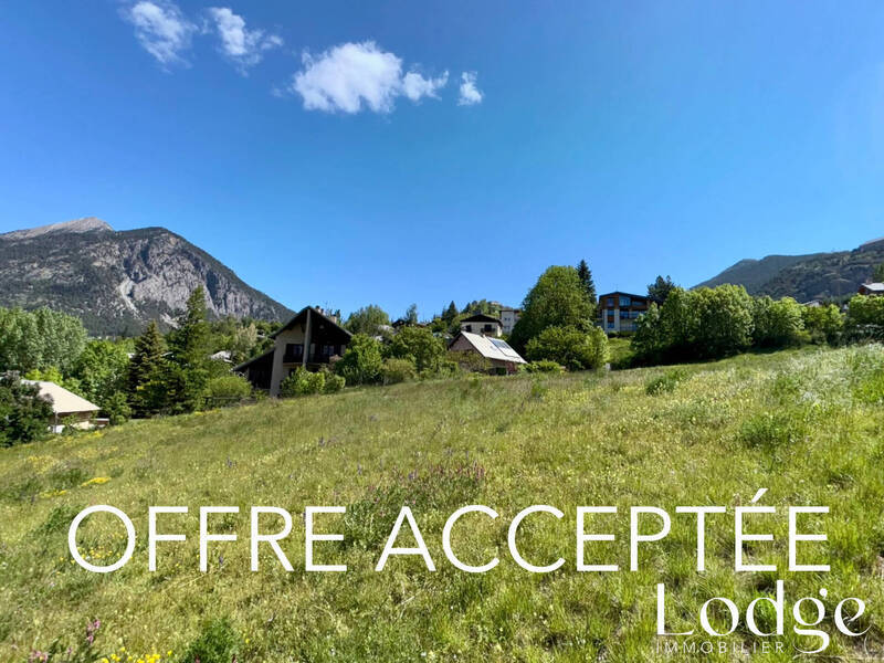 Vente terrain 825 m² à Briançon 05100