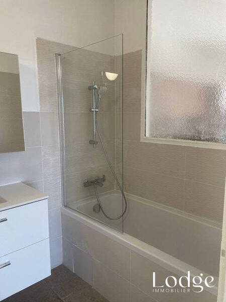 Location appartement 2 pièces 54.7 m² à Aix-en-Provence 13100 - 1 150 €