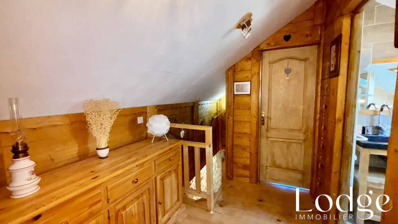 Vente appartement 3 pièces 82 m² à Saint-Martin-de-Queyrières 05120