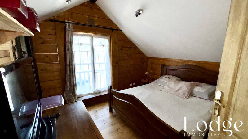 Vente appartement 3 pièces 82 m² à Saint-Martin-de-Queyrières 05120