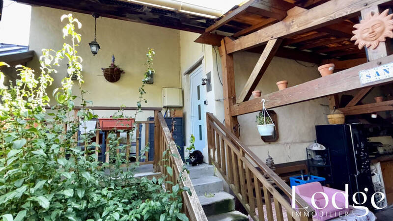 Vente appartement 3 pièces 82 m² à Saint-Martin-de-Queyrières 05120