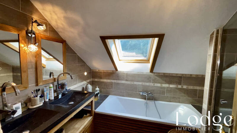 Vente appartement 3 pièces 82 m² à Saint-Martin-de-Queyrières 05120