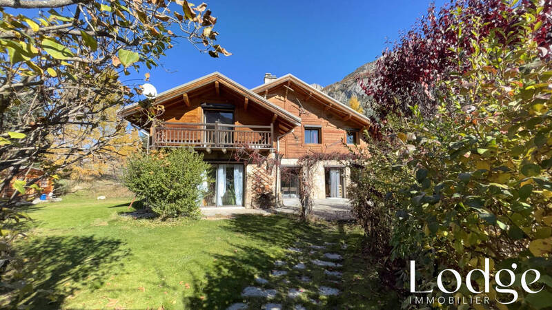 Vente maison 8 pièces 320 m² à Val-des-Prés 05100