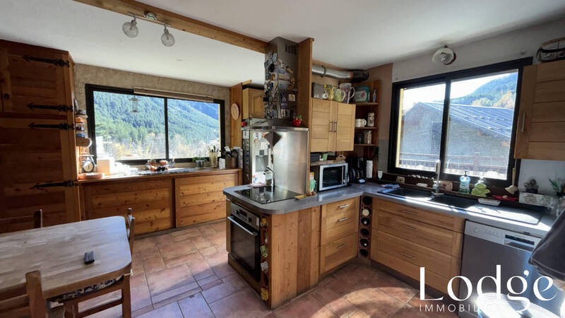 Vente maison 8 pièces 320 m² à Val-des-Prés 05100