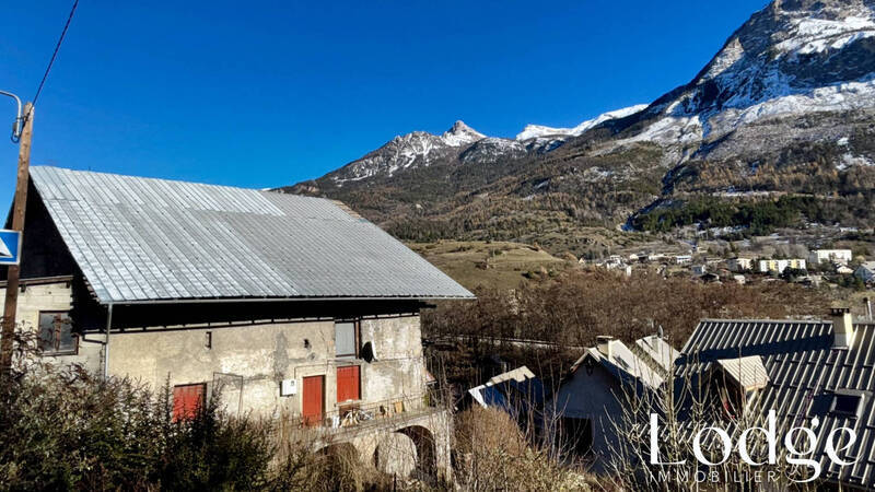 Vente maison 10 pièces 350 m² à L' Argentière-la-Bessée 05120