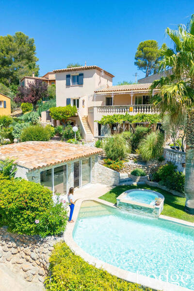 Vente maison 6 pièces 158.58 m² à Peypin 13124