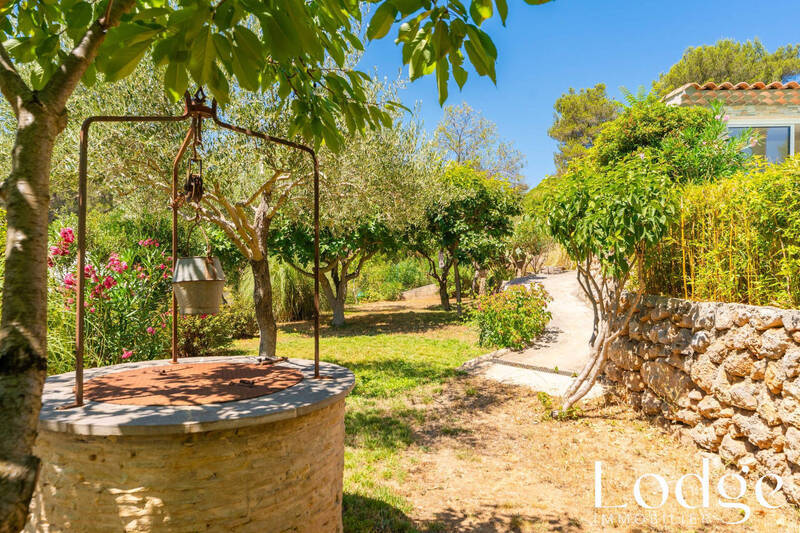 Vente maison 6 pièces 158.58 m² à Peypin 13124