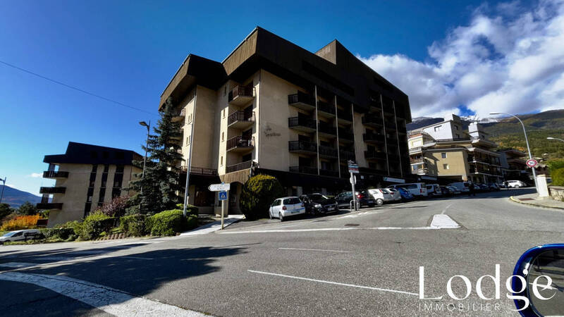 Vente immeuble 262 m² à Embrun 05200