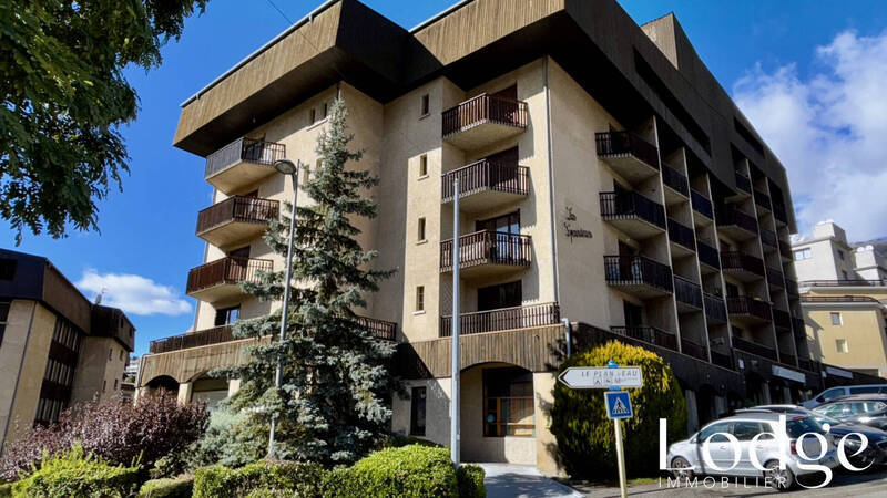 Vente immeuble 262 m² à Embrun 05200