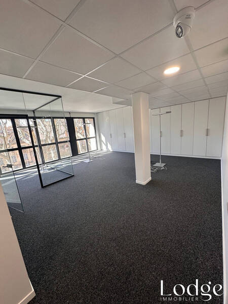 Location local 59 m² à Aix-en-Provence 13100 1 550 €