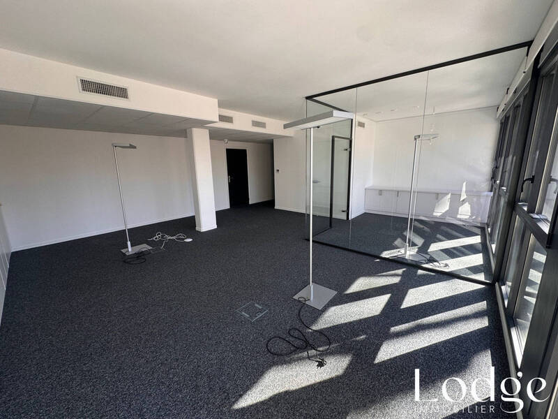 Location local 59 m² à Aix-en-Provence 13100 1 550 €