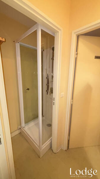 Location local 140 m² à Aix-en-Provence 13090 2 550 €