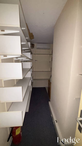 Location local 140 m² à Aix-en-Provence 13090 2 550 €