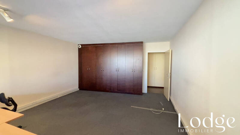 Location local 140 m² à Aix-en-Provence 13090 2 550 €