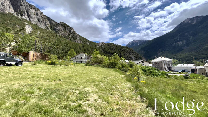 Vente terrain 400 m² à Briançon 05100