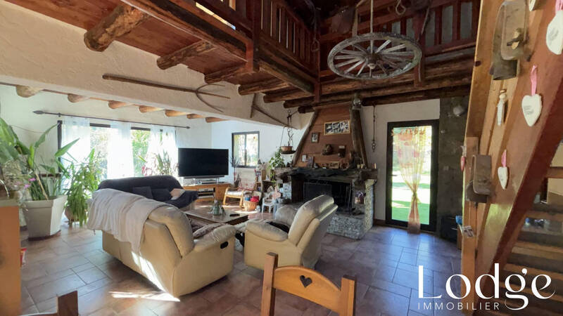 Vente maison 8 pièces 320 m² à Val-des-Prés 05100