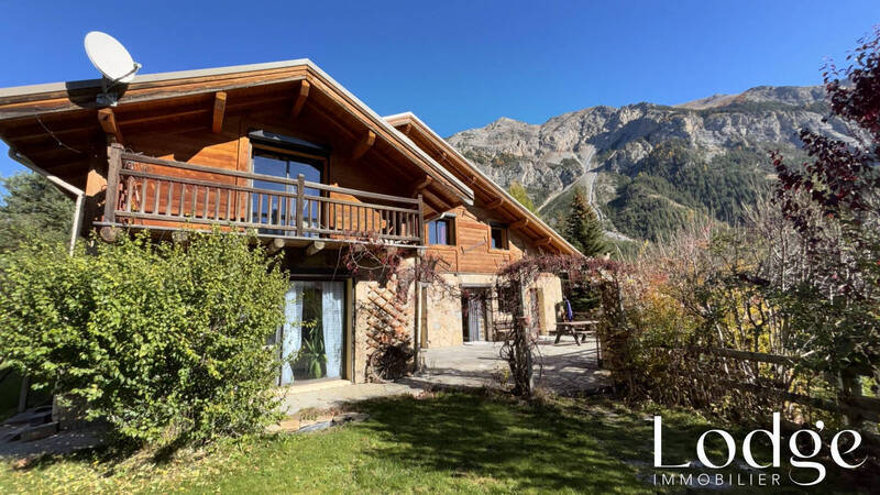 Vente maison 8 pièces 320 m² à Val-des-Prés 05100