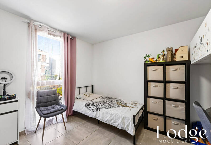 Vente appartement 3 pièces 65 m² à Châteauneuf-le-Rouge 13790