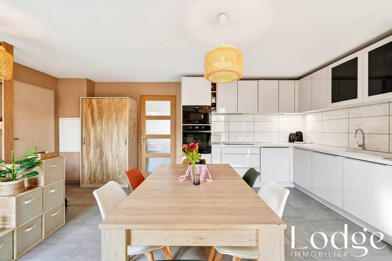 Vente appartement 3 pièces 65 m² à Châteauneuf-le-Rouge 13790