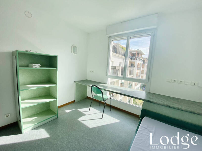 Location appartement 1 pièce 15.4 m² à Aix-en-Provence 13090 - 528 €