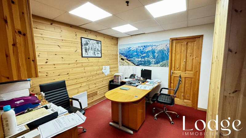 Vente immeuble 85 m² à Puy-Saint-Vincent 05290