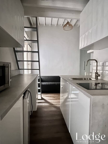 Location appartement 1 pièce 14.23 m² à Aix-en-Provence 13100 - 650 €