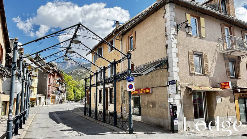 Location local 35 m² à Briançon 05100 35 000 €