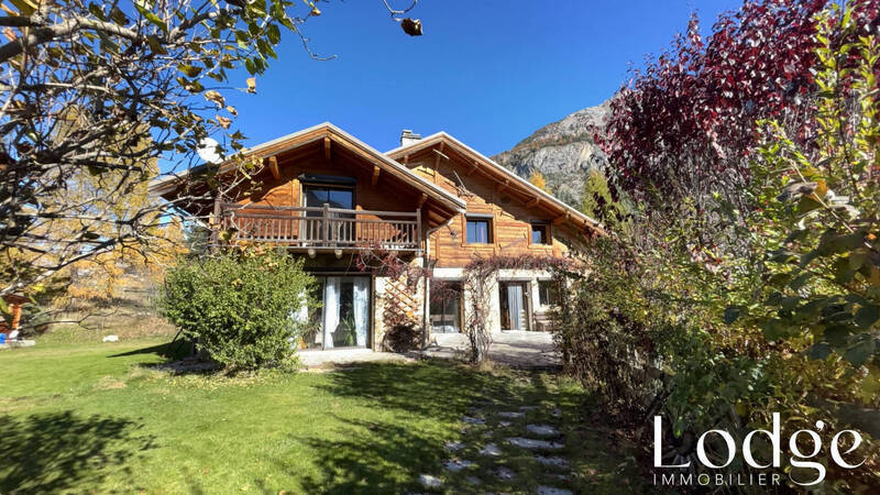 Vente maison 8 pièces 320 m² à Val-des-Prés 05100