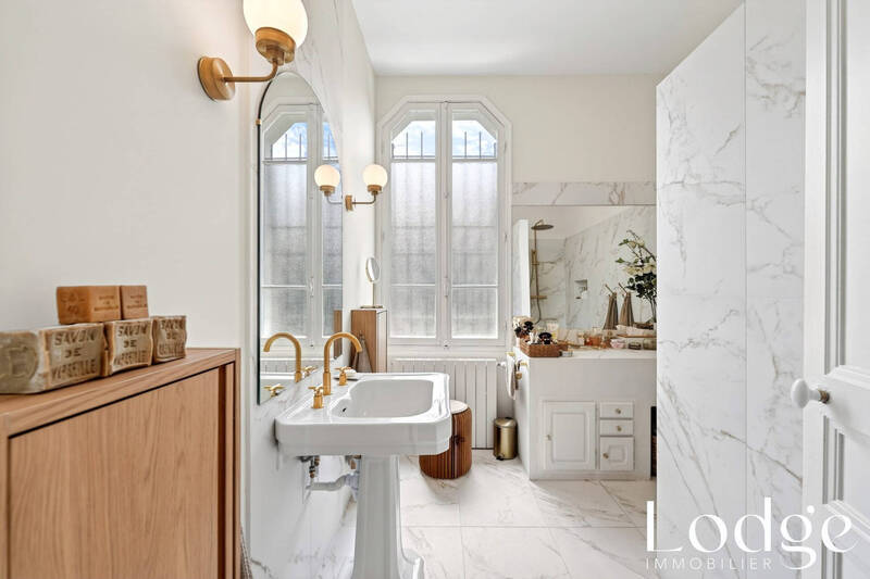 Vente maison 7 pièces 166.29 m² à Aix-en-Provence 13100