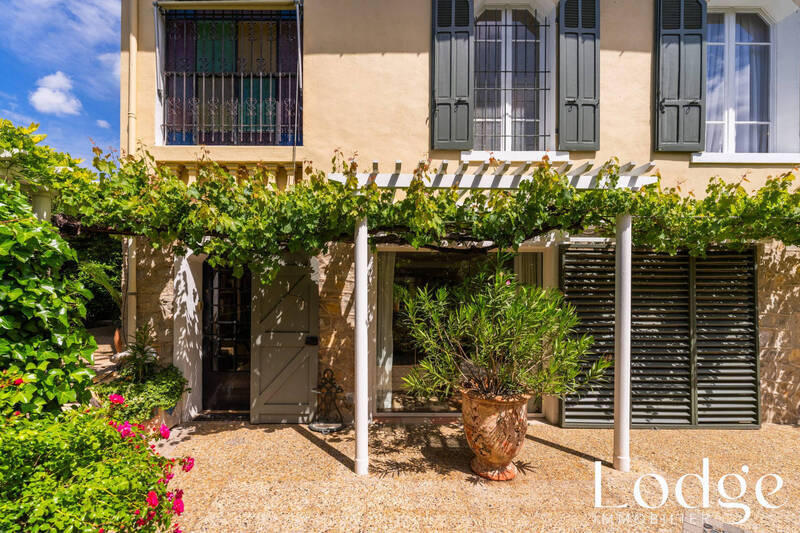 Vente maison 7 pièces 166.29 m² à Aix-en-Provence 13100