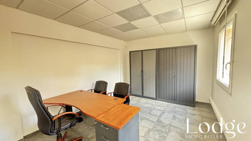 Location local 3 pièces 45 m² à Briançon 05100 667 €