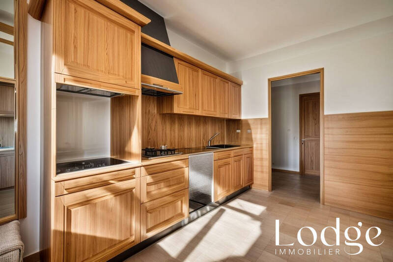 Bien vendu maison 6 pièces 170 m² à Simiane-Collongue 13109