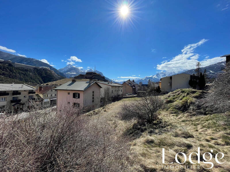 Vente terrain 1072 m² à Briançon 05100