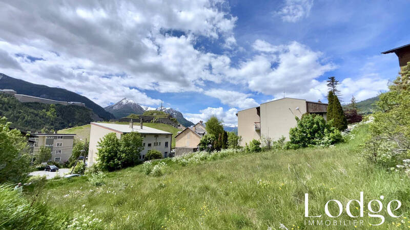 Vente terrain 1072 m² à Briançon 05100