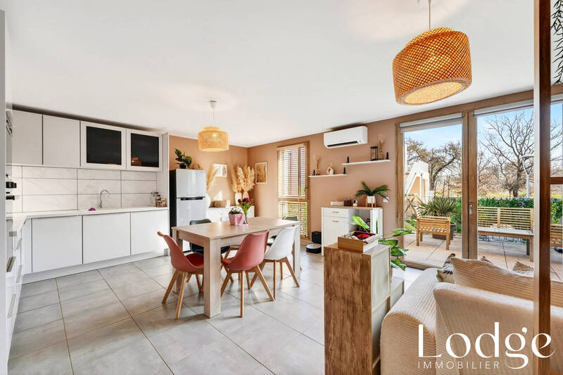 Vente appartement 3 pièces 65 m² à Châteauneuf-le-Rouge 13790