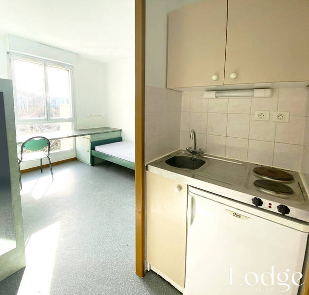 Location appartement 1 pièce 15.4 m² à Aix-en-Provence 13090 - 528 €