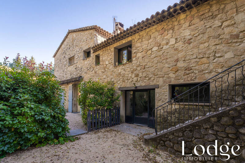 Vente maison 8 pièces 250 m² à Aix-en-Provence 13100