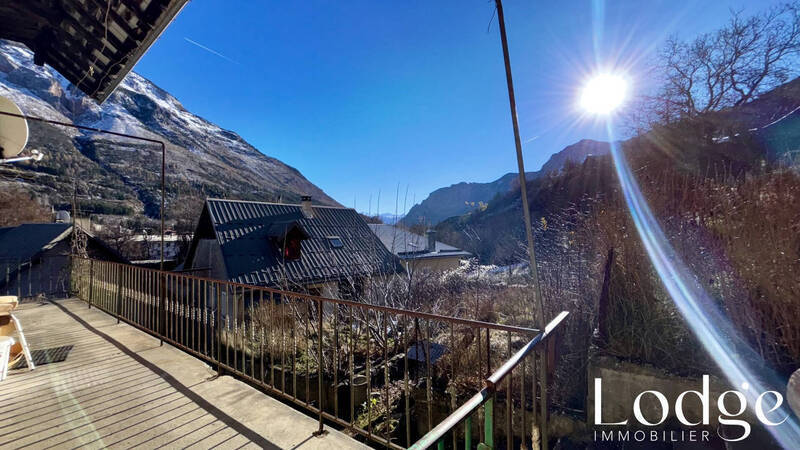 Vente maison 10 pièces 350 m² à L' Argentière-la-Bessée 05120
