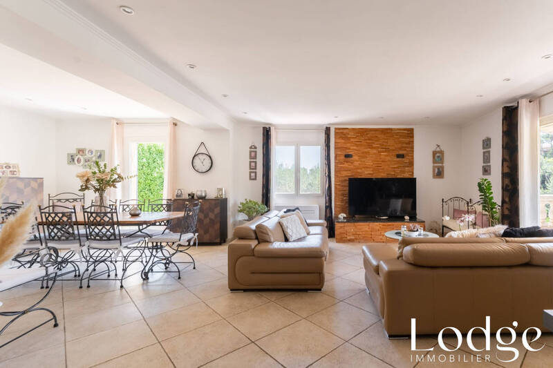 Vente maison 6 pièces 158.58 m² à Peypin 13124