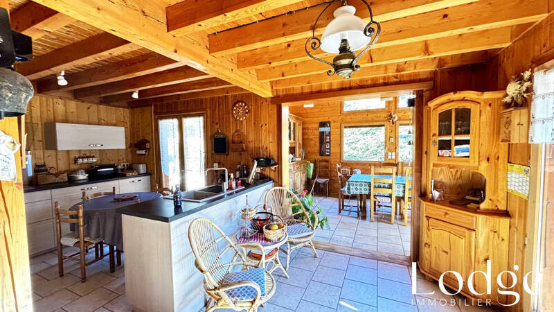 Vente maison 6 pièces 140 m² à Les Vigneaux 05120