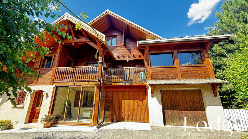 Vente maison 6 pièces 140 m² à Les Vigneaux 05120
