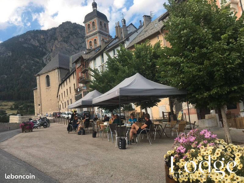 Vente fonds de commerce 110 m² à Briançon 05100 305 000 €