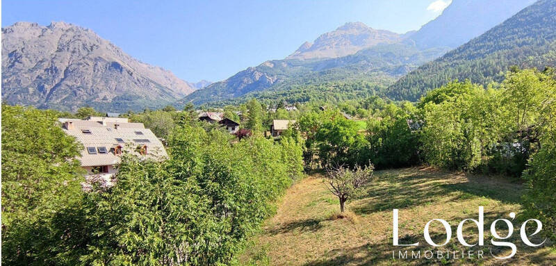 Vente terrain 697 m² à Pelvoux 05340