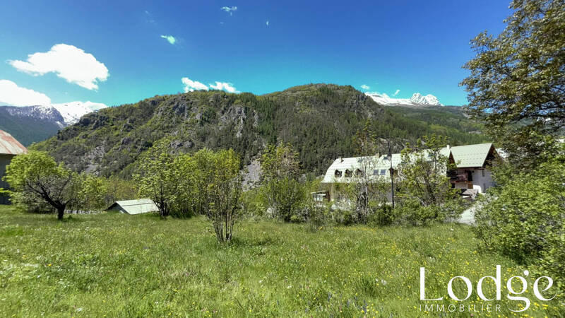Vente terrain 697 m² à Pelvoux 05340
