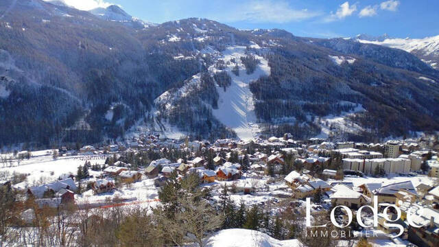 Vente Maison 9 pièces 280 m² Saint-Chaffrey 05330